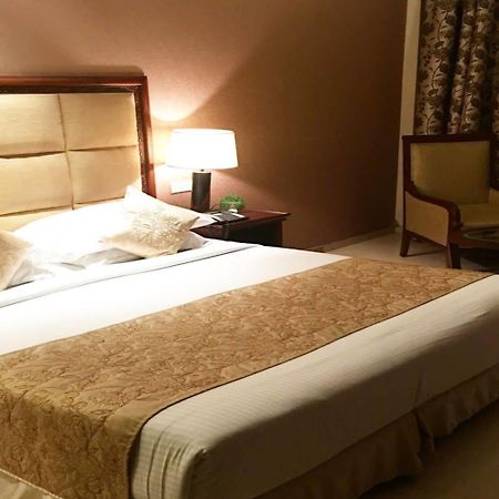 Hotel Godwin Meerut Exterior foto